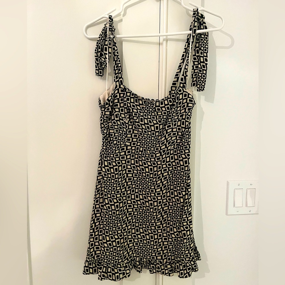 super cute black and white dress 🪩🖤🤍